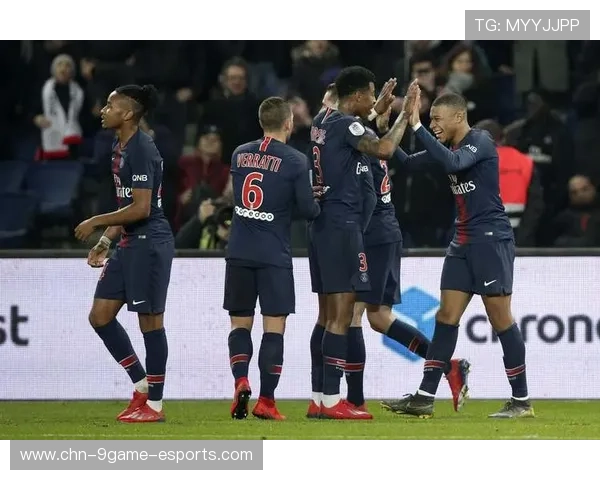 巴黎锋线多点连动，法甲赛场声势如虹